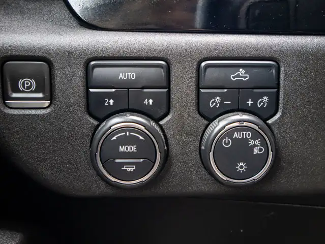 2023 Chevrolet Silverado 1500 LT - Heated Steering Wheel - Photo 35