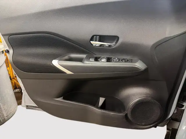 2024 Nissan Kicks SV SV |Heated Seats & Steering - Photo 16