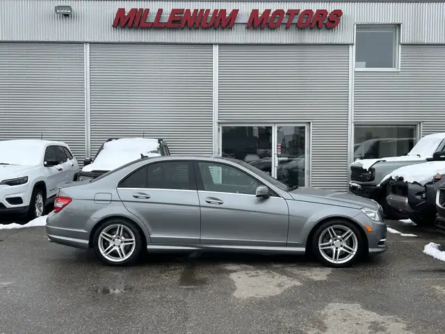 2011 Mercedes-Benz C-Class C 350 4MATIC AWD SEDAN//NAVI/BACK UP - Photo 4