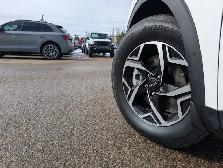 2025 Kia Sportage LX - Photo 12