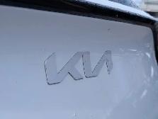 2025 Kia Sportage LX - Photo 14