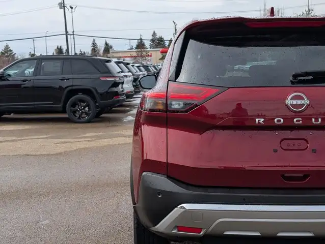 2023 Nissan Rogue Platinum - Photo 13