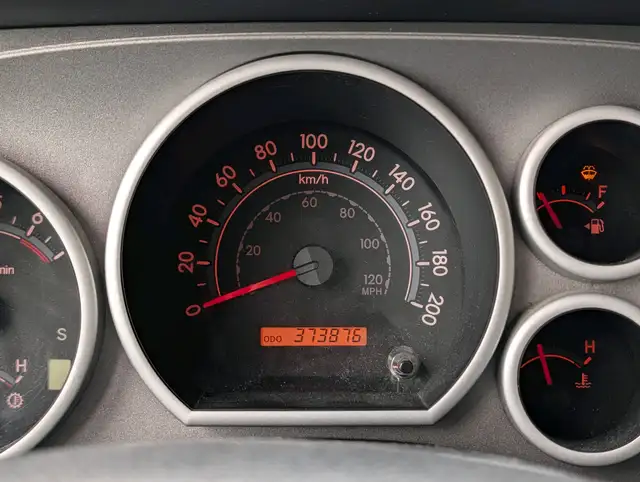 2010 Toyota Sequoia 4WD 4dr 4.6L SR5 | Sun-roof! | Heated seats! - Photo 18