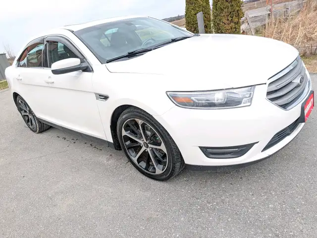 2014 Ford Taurus 4dr Sdn SEL AWD | Fully Loaded! | Heated seats! - Photo 3