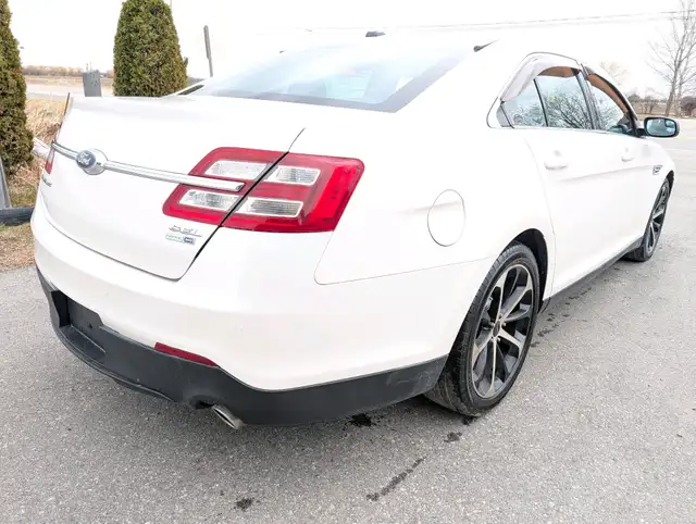 2014 Ford Taurus 4dr Sdn SEL AWD | Fully Loaded! | Heated seats! - Photo 4
