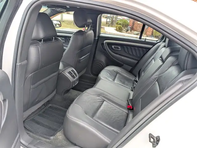 2014 Ford Taurus 4dr Sdn SEL AWD | Fully Loaded! | Heated seats! - Photo 10