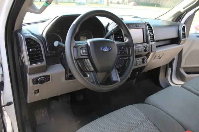 2019 Ford F-150 XLT Reg Cab 8ft Box Ladder Rack Matching Cap - Photo 15