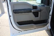 2019 Ford F-150 XLT Reg Cab 8ft Box Ladder Rack Matching Cap - Photo 16