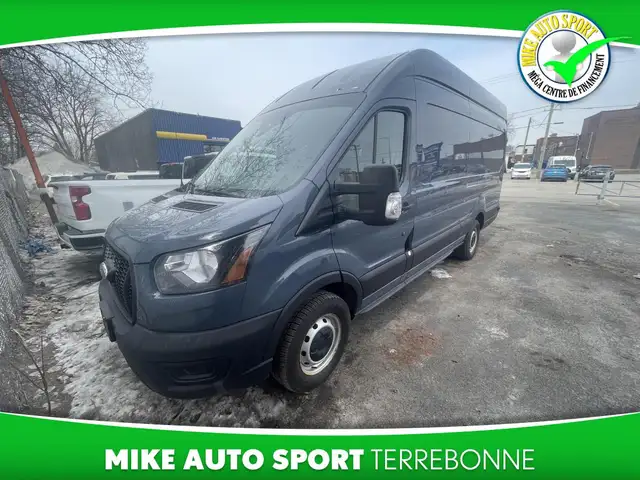 Ford Transit Van T-250 EL PA toit surélevé 148 po PNBV de 9 070