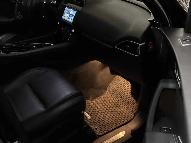 2018 Jaguar F-PACE 25t AWD Prestige - Photo 6