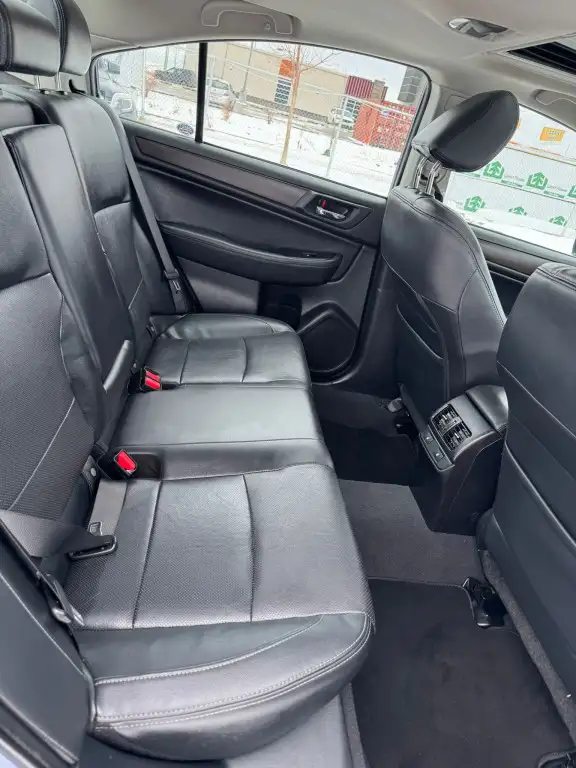 2016 Subaru Legacy 2.5i Limited AWD : Low Mileage - Photo 8