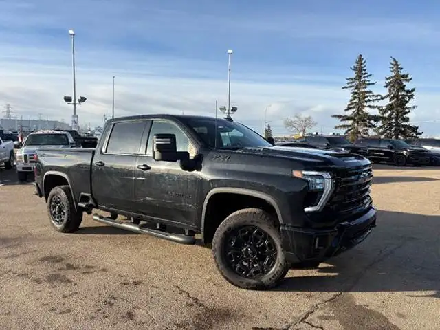 2024 Chevrolet Silverado 2500HD LTZ Midnight Edition 6.6L - Photo 2