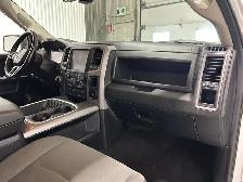 RAM 1500 Classic Express Quad Cab 4x4 caisse de 6 pi 4 po 2022 à - Photo 19