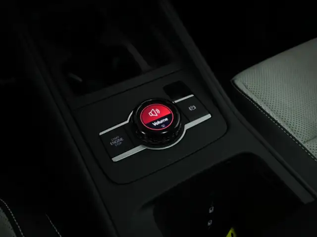 2025 Volkswagen Tiguan Comfortline R-Line R-Line Black Edition N - Photo 20