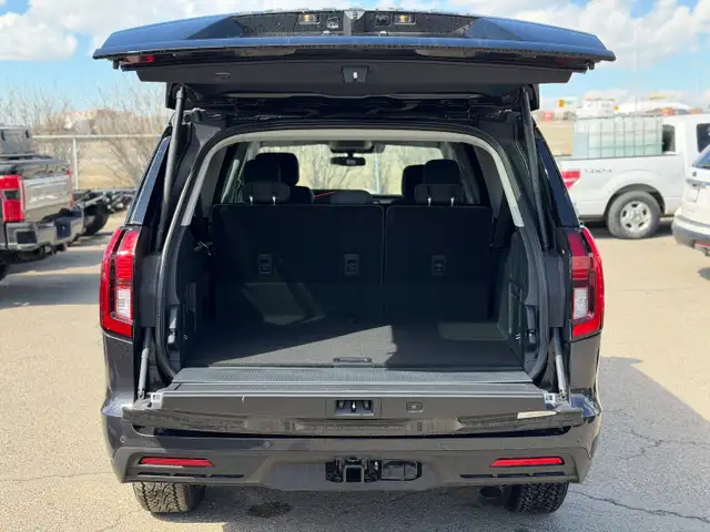 2026 Ford Expedition ACTIVE MAX | ENGINE BLOCK HEATER | KEYLESS - Photo 9