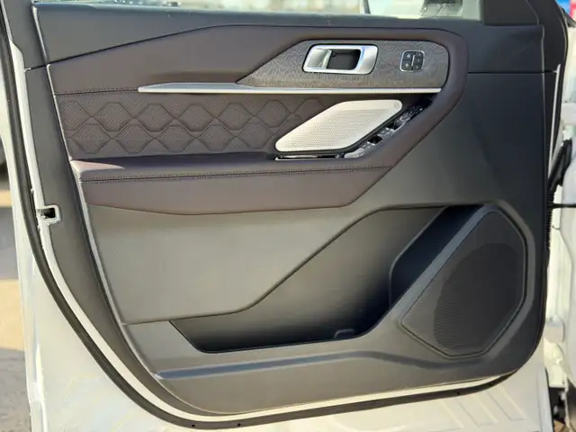 2026 Ford Explorer PLATINUM | LUX LEATHER PACKAGE | - Photo 12