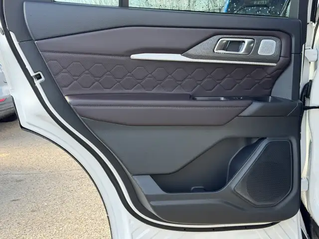 2026 Ford Explorer PLATINUM | LUX LEATHER PACKAGE | - Photo 24