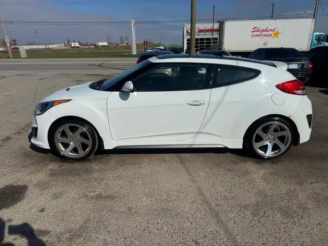 2014 Hyundai Veloster TURBO, MANUAL, WHEELS, DRIVES GREAT, AS IS - Photo 2