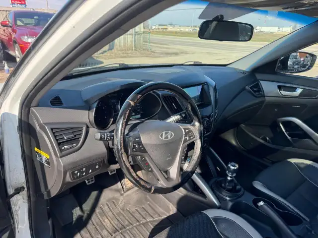 2014 Hyundai Veloster TURBO, MANUAL, WHEELS, DRIVES GREAT, AS IS - Photo 11