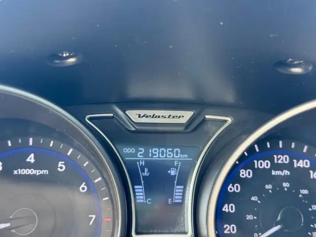 2014 Hyundai Veloster TURBO, MANUAL, WHEELS, DRIVES GREAT, AS IS - Photo 15