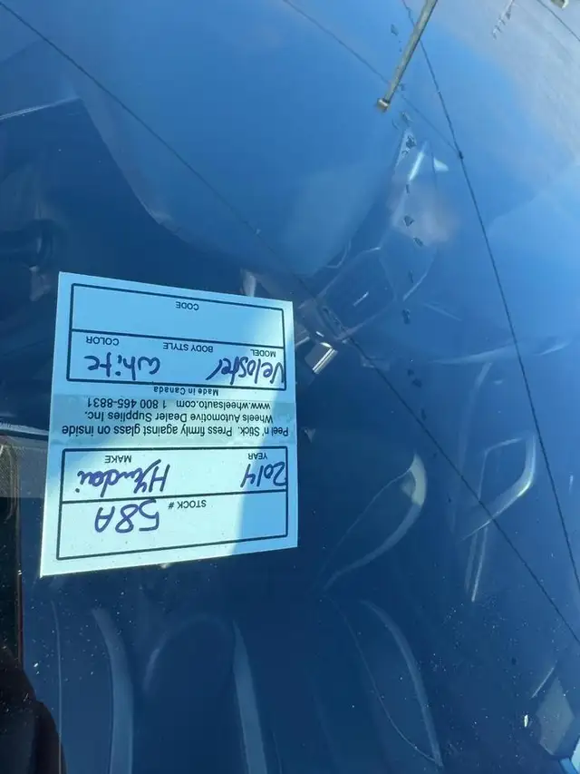 2014 Hyundai Veloster TURBO, MANUAL, WHEELS, DRIVES GREAT, AS IS - Photo 18