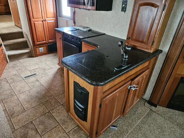 2010 Dutchman 300RL 30 Ft T/A 5th Wheel Travel Trailer Grand Jun - Photo 16