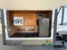 2016 Forest River RV Wildwood DLX 402QBQ - Photo 3
