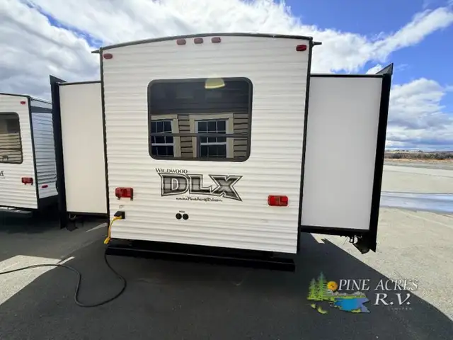 2016 Forest River RV Wildwood DLX 402QBQ - Photo 4
