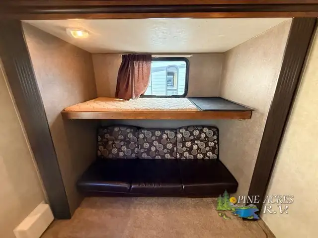 2016 Forest River RV Wildwood DLX 402QBQ - Photo 6