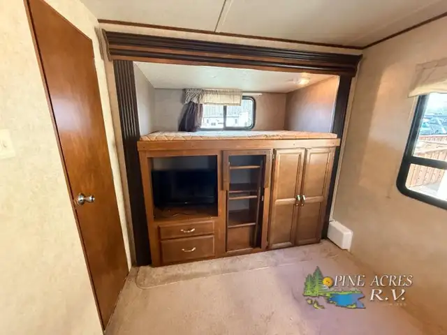 2016 Forest River RV Wildwood DLX 402QBQ - Photo 7