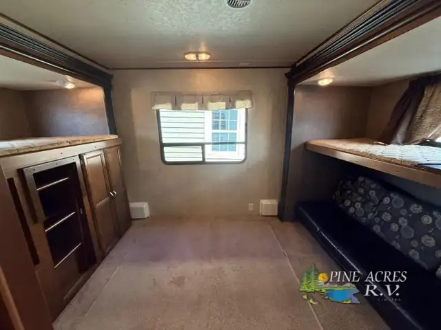 2016 Forest River RV Wildwood DLX 402QBQ - Photo 13