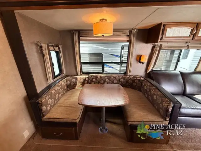 2016 Forest River RV Wildwood DLX 402QBQ - Photo 15