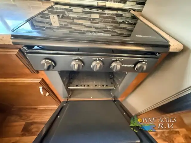 2016 Forest River RV Wildwood DLX 402QBQ - Photo 19