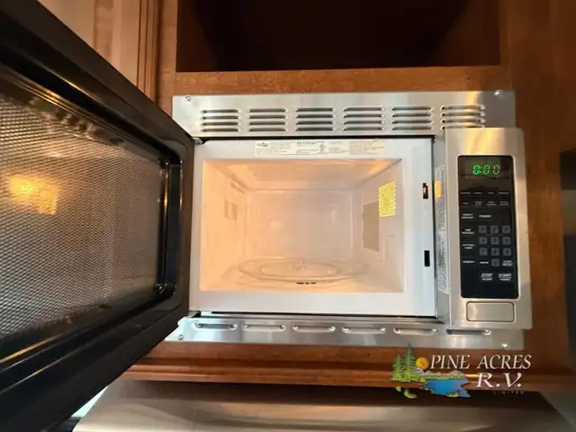 2016 Forest River RV Wildwood DLX 402QBQ - Photo 20