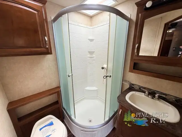 2016 Forest River RV Wildwood DLX 402QBQ - Photo 24
