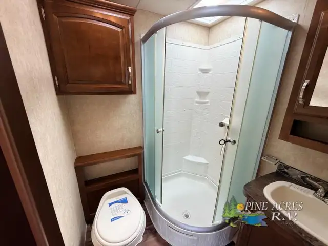 2016 Forest River RV Wildwood DLX 402QBQ - Photo 26