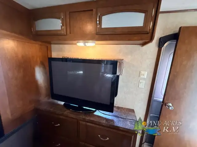 2016 Forest River RV Wildwood DLX 402QBQ - Photo 29