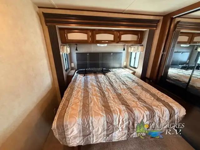 2016 Forest River RV Wildwood DLX 402QBQ - Photo 31