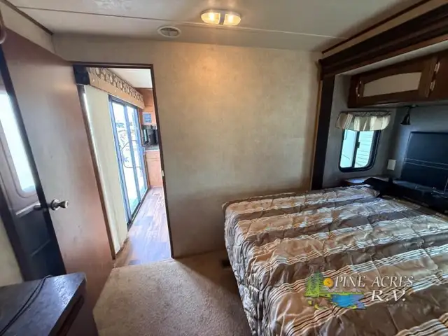 2016 Forest River RV Wildwood DLX 402QBQ - Photo 33