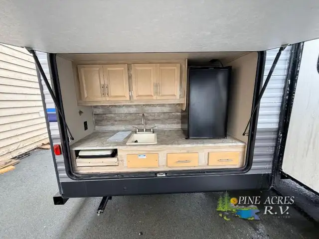 2020 Coachmen RV Catalina Legacy 333BHTSCK - Photo 3