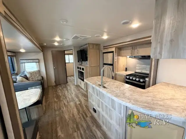 2020 Coachmen RV Catalina Legacy 333BHTSCK - Photo 6