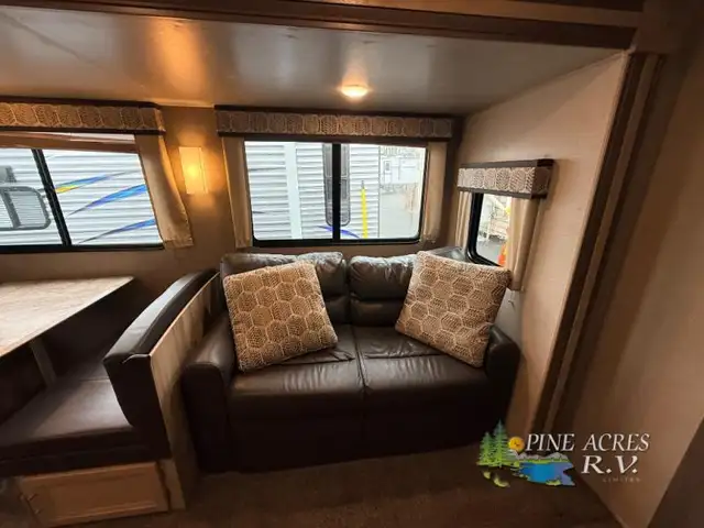 2020 Coachmen RV Catalina Legacy 333BHTSCK - Photo 11