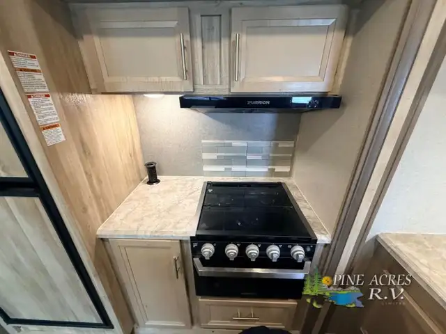 2020 Coachmen RV Catalina Legacy 333BHTSCK - Photo 17