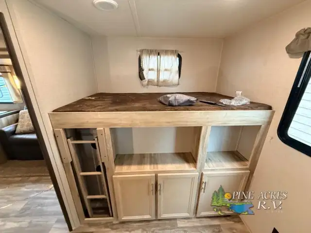 2020 Coachmen RV Catalina Legacy 333BHTSCK - Photo 27