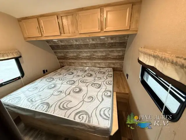 2020 Coachmen RV Catalina Legacy 333BHTSCK - Photo 34