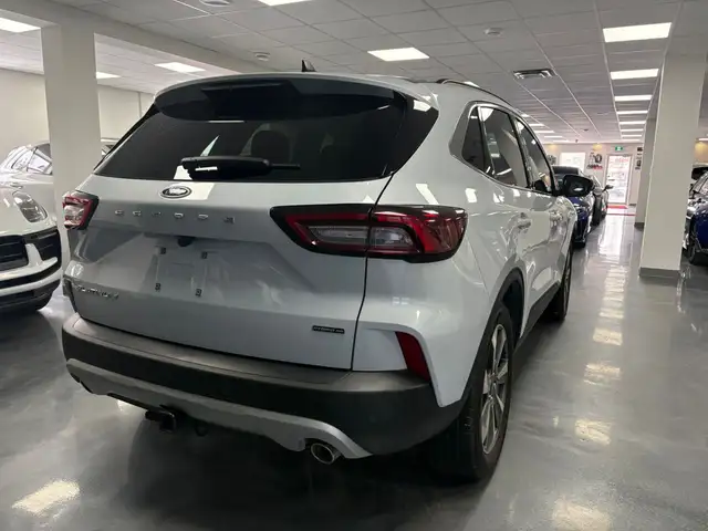 2025 Ford Escape Platinum AWD - Photo 3