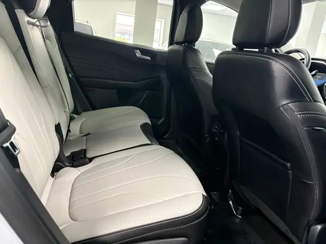 2025 Ford Escape Platinum AWD - Photo 18