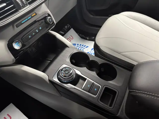 2025 Ford Escape Platinum AWD - Photo 30