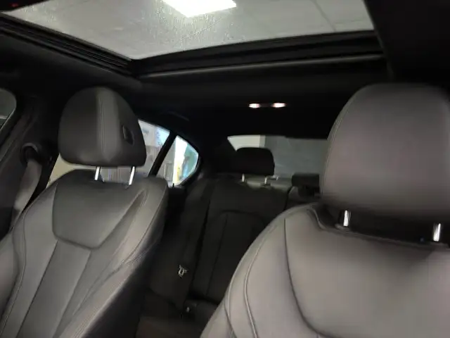 2021 BMW 3-Series 330i xDrive Sedan North America - Photo 14