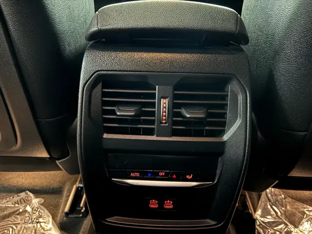 2021 BMW 3-Series 330i xDrive Sedan North America - Photo 16